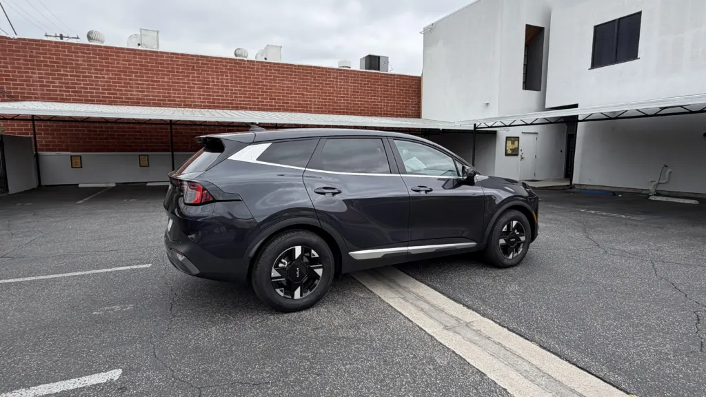 2026 KIA SPORTAGE LX Passenger-Side Exterior View