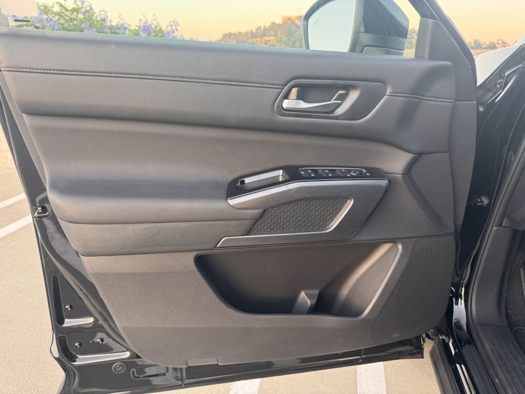 2026 Nissan Pathfinder SL - Photo 10