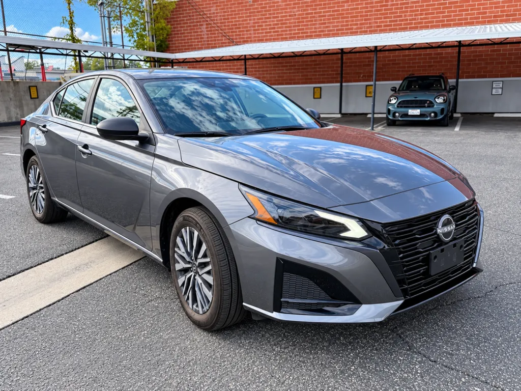 2026 Nissan Altima 2.5 SV Sedan 4D Front Passenger View 2