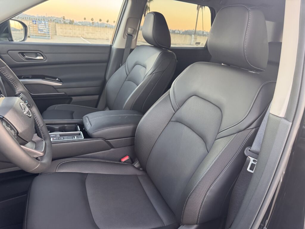 2026 Nissan Pathfinder SL - Photo 12
