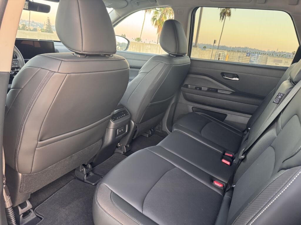 2026 Nissan Pathfinder SL - Photo 13
